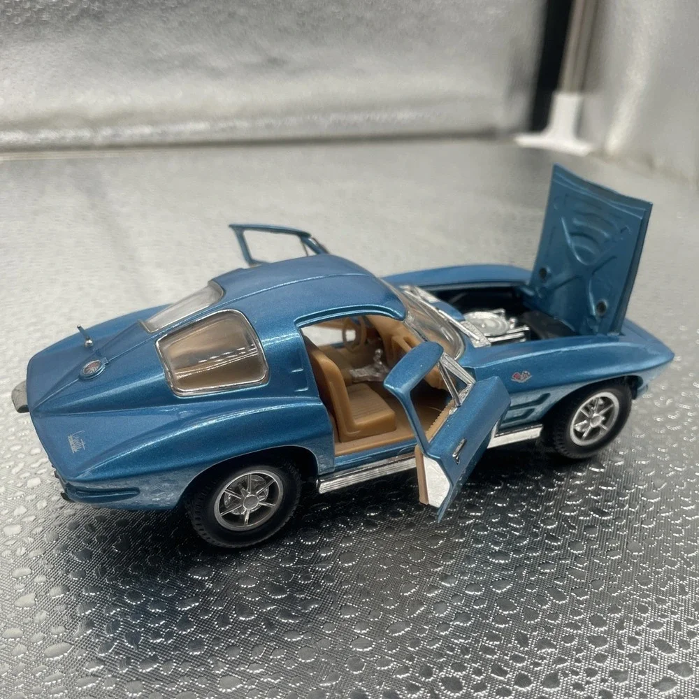 1963 Chevy Corvette Stingray - Blue- 1:32 - SS 5735- Diecast‎ Model